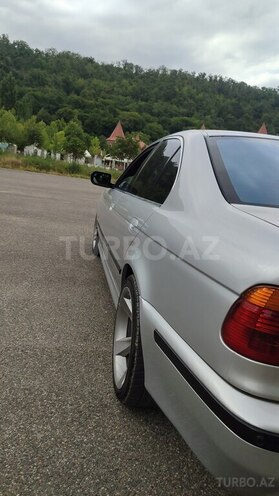 BMW 530 2000, 440,000 km - 2.9 l - Qusar