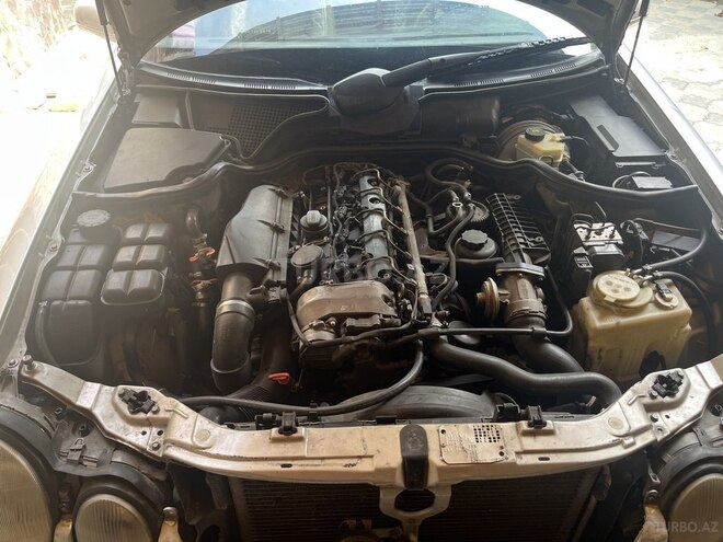 Mercedes E 270 2001, 558,085 km - 2.7 l - Bakı