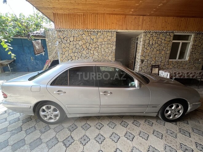 Mercedes E 270 2001, 558,085 km - 2.7 l - Bakı