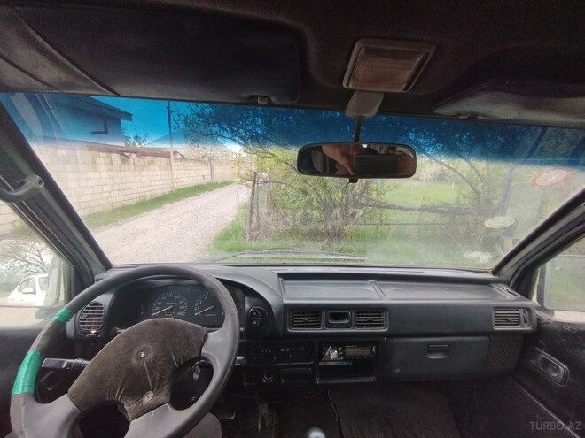 Hyundai H 100 1997, 300,000 km - 2.5 l - Quba