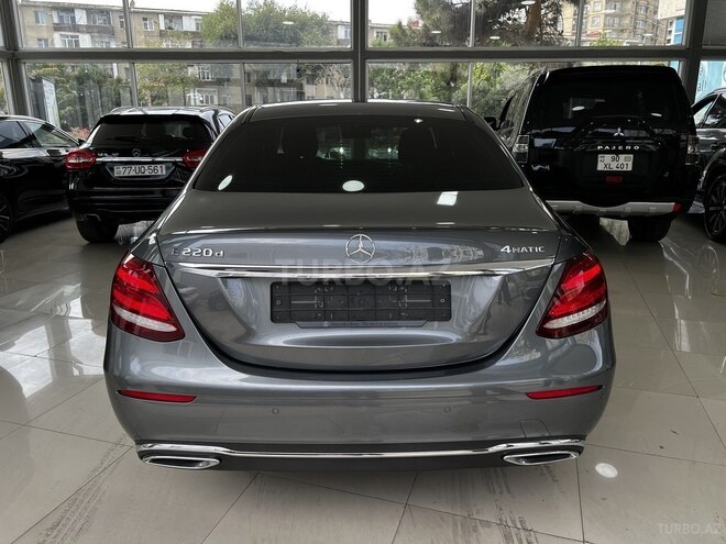 Mercedes E 220 d 4MATIC 2017, 19,000 km - 2.0 л - Bakı