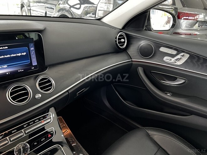 Mercedes E 220 d 4MATIC 2017, 19,000 km - 2.0 л - Bakı
