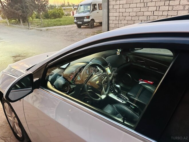 Chevrolet Cruze 2013, 256,528 km - 1.8 l - Salyan