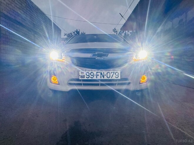 Chevrolet Cruze 2013, 256,528 km - 1.8 l - Salyan