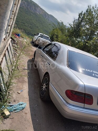 Mercedes E 230 1996, 350,000 km - 2.3 l - Bərdə