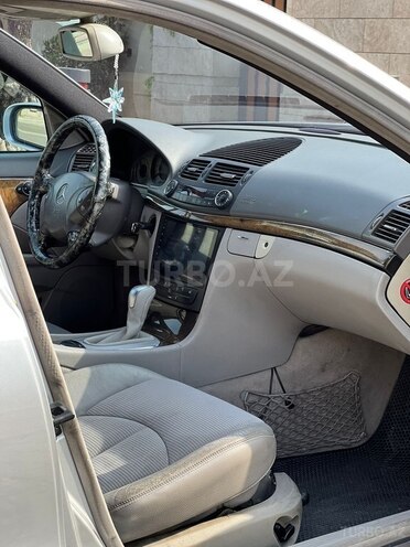 Mercedes E 270 2003, 423,000 km - 2.7 l - Bakı