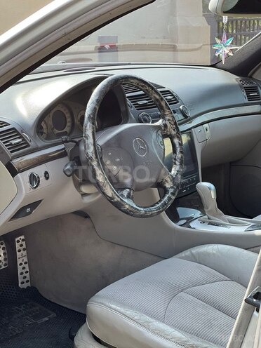 Mercedes E 270 2003, 423,000 km - 2.7 l - Bakı