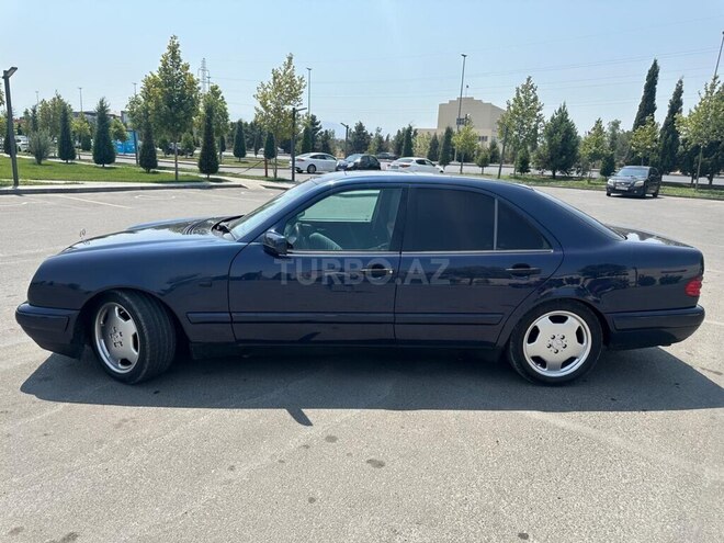 Mercedes E 240 1999, 378,096 km - 2.4 l - Şəki