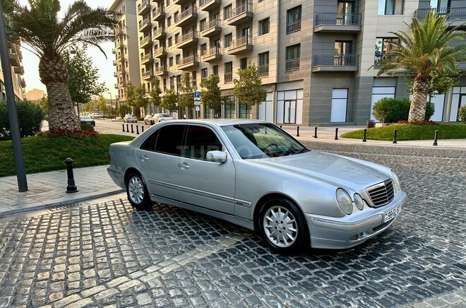 Mercedes E 270 1999, 459,000 km - 2.7 l - Bakı