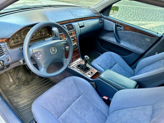 Mercedes E 270 1999, 459,000 km - 2.7 l - Bakı