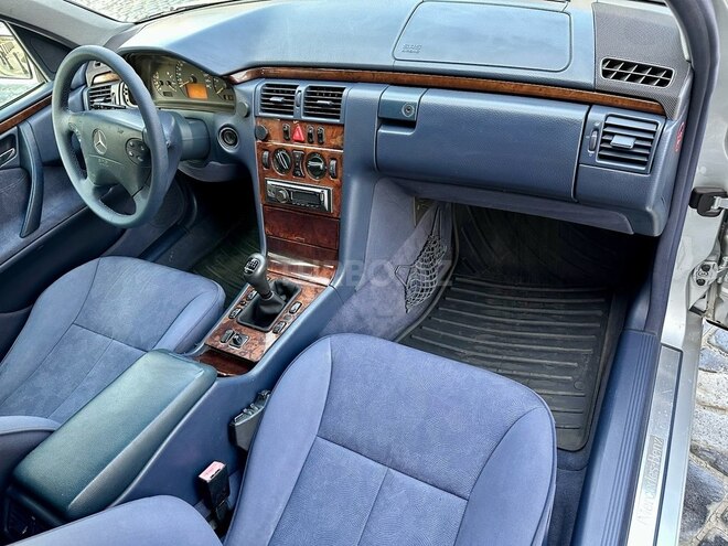 Mercedes E 270 1999, 459,000 km - 2.7 l - Bakı