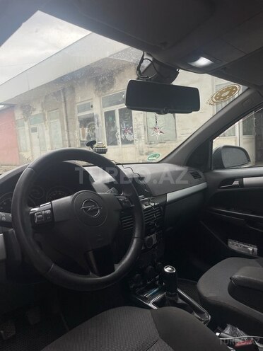 Opel Astra 2010, 305,000 km - 1.4 l - Astara