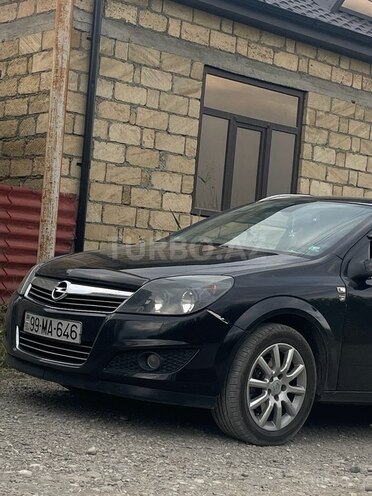 Opel Astra 2010, 305,000 km - 1.4 l - Astara
