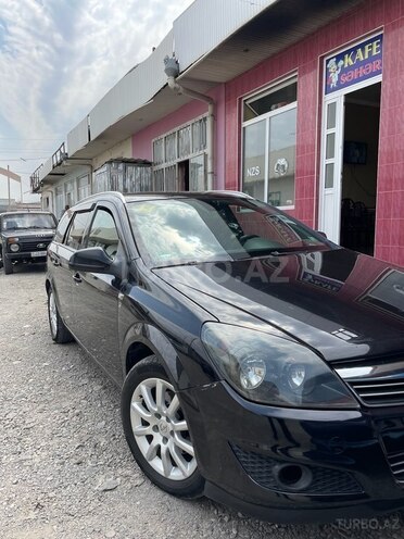 Opel Astra 2010, 305,000 km - 1.4 l - Astara