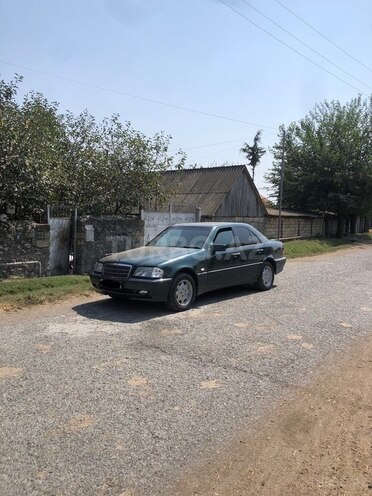 Mercedes C 200 1999, 350,000 km - 2.0 l - Qax