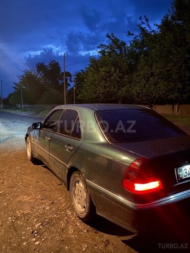 Mercedes C 200 1999, 350,000 km - 2.0 l - Qax