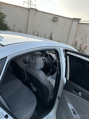 Hyundai Accent 2015, 241,402 km - 1.6 l - Bakı