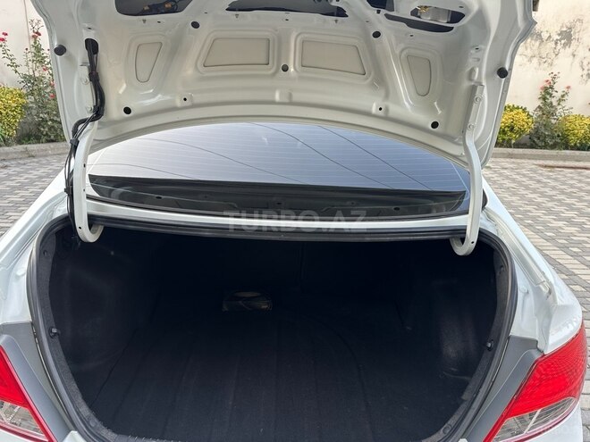 Hyundai Accent 2015, 241,402 km - 1.6 l - Bakı