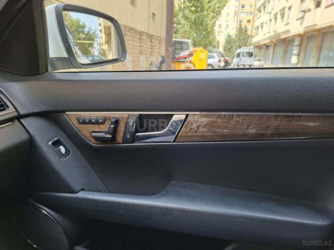 Mercedes C 230 2007, 243,000 km - 2.5 l - Sumqayıt