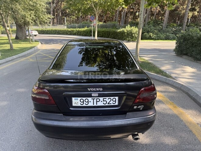 Volvo  2003, 260,000 km - 2.0 l - Bakı