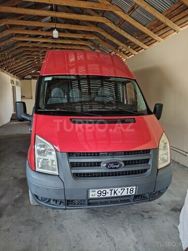 Ford Transit 2009, 328,000 km - 2.4 л - Quba
