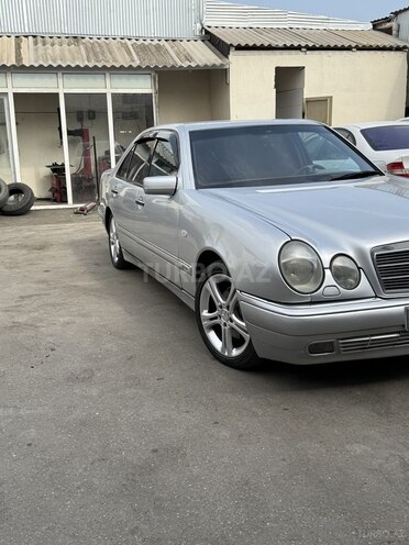 Mercedes E 220 d 1999, 350,000 km - 2.2 l - Bakı