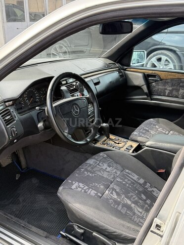 Mercedes E 220 d 1999, 350,000 km - 2.2 l - Bakı