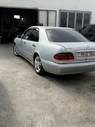 Mercedes E 220 d 1999, 350,000 km - 2.2 l - Bakı