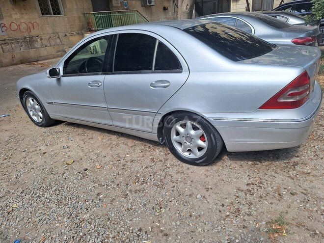 Mercedes C 220 d 2001, 401,500 km - 2.2 л - Bakı