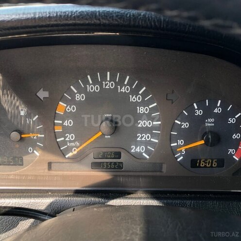 Mercedes C 200 1999, 195,000 km - 2.0 л - Yardımlı