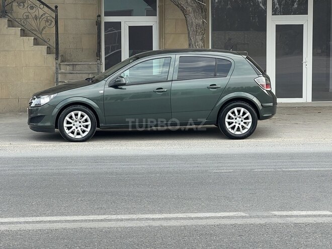 Opel Astra 2010, 285,000 km - 1.9 l - Bakı