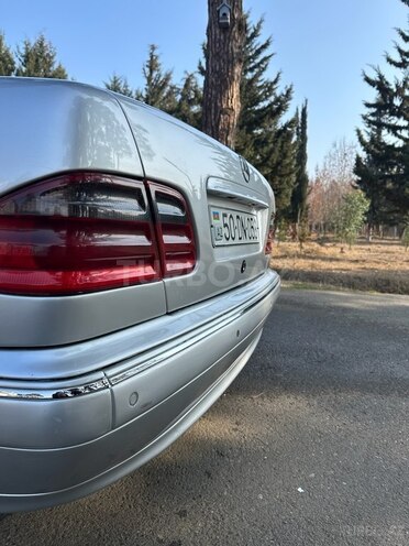 Mercedes E 270 2000, 350,580 km - 2.7 l - Bakı