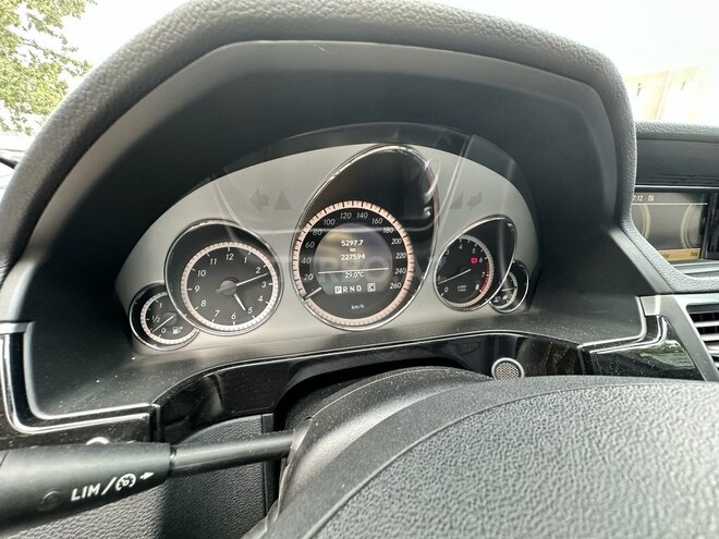 Mercedes E 200 2010, 227,500 km - 1.8 л - Bakı