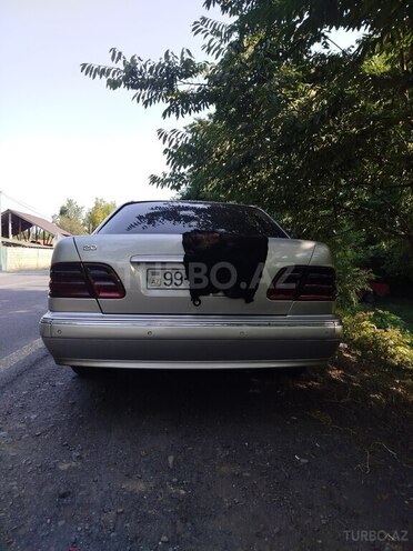 Mercedes E 270 1999, 300,000 km - 2.7 l - Zaqatala
