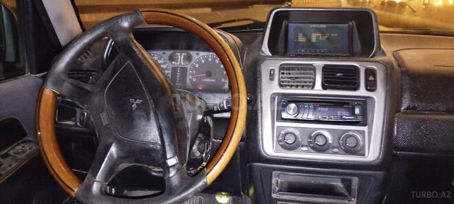 Mitsubishi Pajero io 2001, 318,000 km - 2.0 l - Bakı