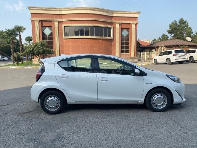 Toyota Aqua 2018, 110,000 km - 1.5 l - Gəncə
