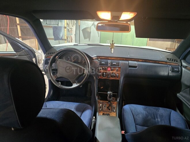 Mercedes E 240 1998, 344,000 km - 2.4 l - Bakı