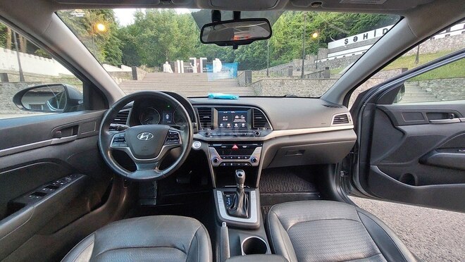 Hyundai Elantra 2016, 117,300 km - 2.0 l - Şəki
