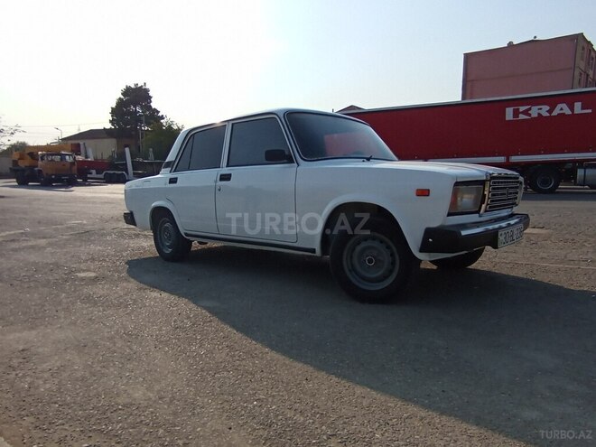 LADA (VAZ) 2107 2005, 255,000 km - 1.6 l - Salyan