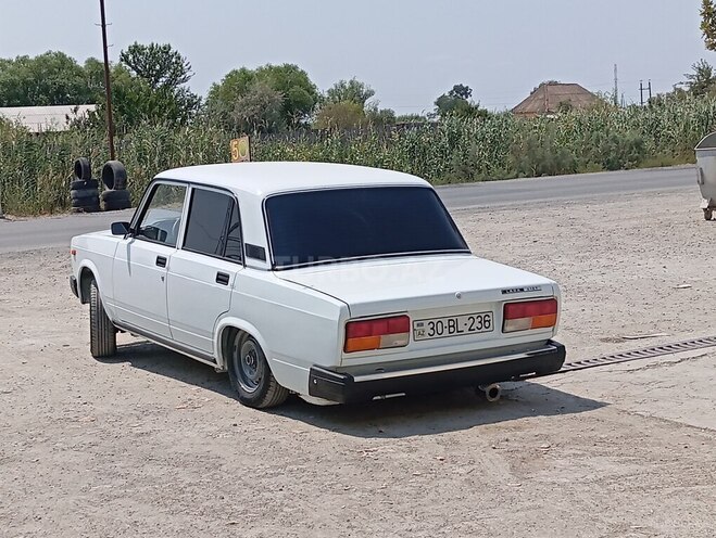 LADA (VAZ) 2107 2005, 255,000 km - 1.6 l - Salyan