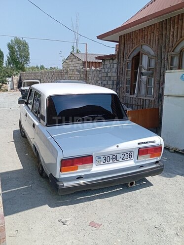 LADA (VAZ) 2107 2005, 255,000 km - 1.6 l - Salyan