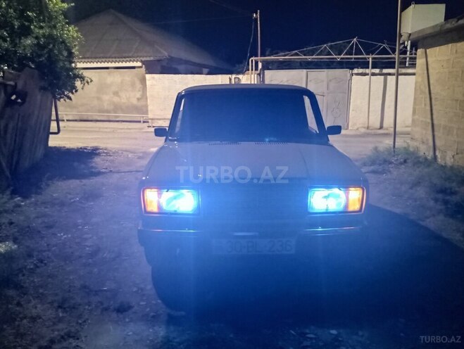 LADA (VAZ) 2107 2005, 255,000 km - 1.6 l - Salyan