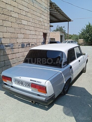 LADA (VAZ) 2107 2005, 255,000 km - 1.6 l - Salyan