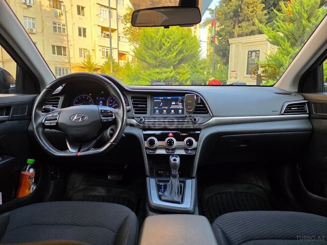 Hyundai Elantra 2019, 175,418 km - 2.0 l - Bakı