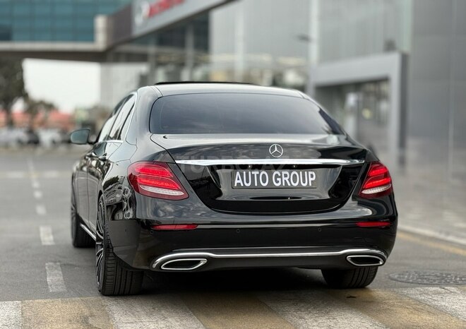 Mercedes E 300 d-10