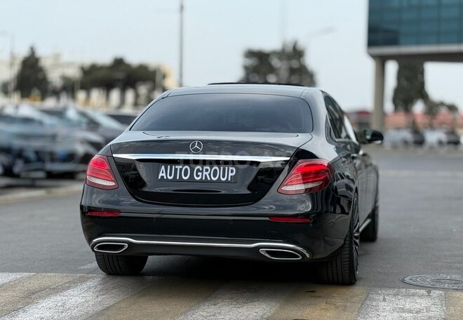 Mercedes E 300 d-11