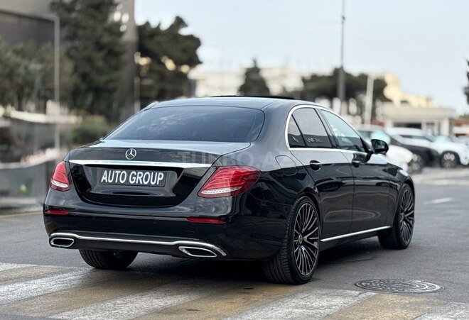 Mercedes E 300 d-13