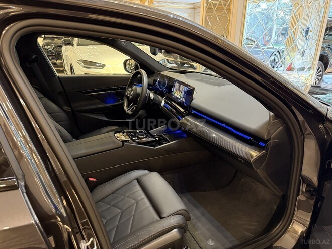BMW 520 2023, 30,000 km - 2.0 l - Bakı