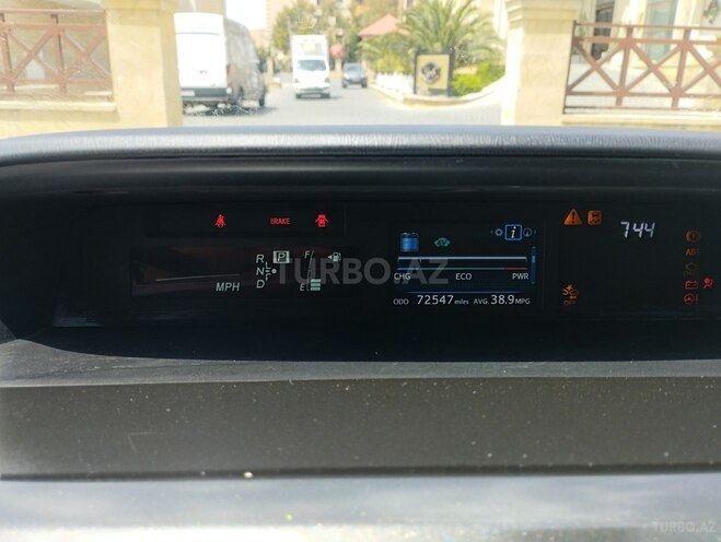 Toyota Prius V 2017, 117,482 km - 1.8 l - Bakı