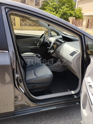Toyota Prius V 2017, 117,482 km - 1.8 l - Bakı